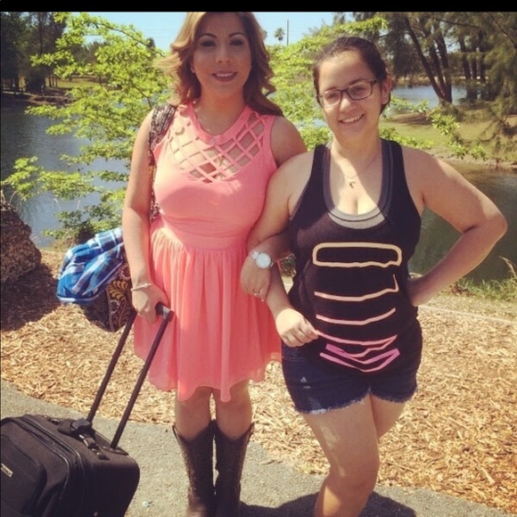 Dress ! - Picture 2 of 2